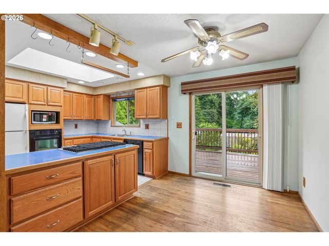 28450 Se K W ANDERSON Rd, Gresham, OR 97080