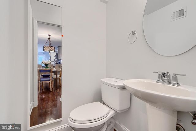 228 S WASHINGTON ST, Baltimore, MD 21231