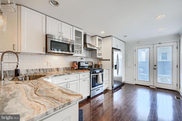 228 S WASHINGTON ST, Baltimore, MD 21231