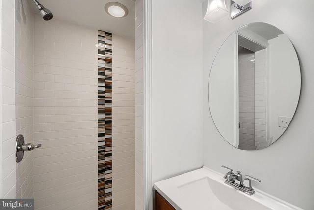 228 S WASHINGTON ST, Baltimore, MD 21231