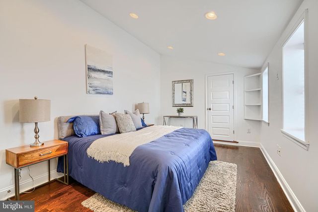 228 S WASHINGTON ST, Baltimore, MD 21231