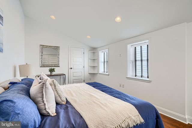 228 S WASHINGTON ST, Baltimore, MD 21231