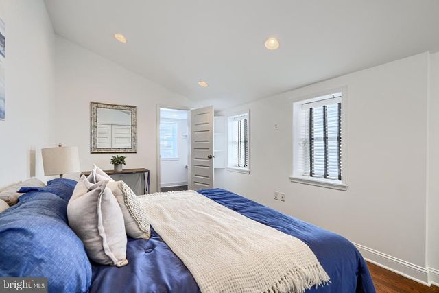 228 S WASHINGTON ST, Baltimore, MD 21231