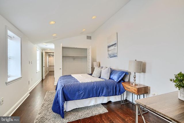 228 S WASHINGTON ST, Baltimore, MD 21231