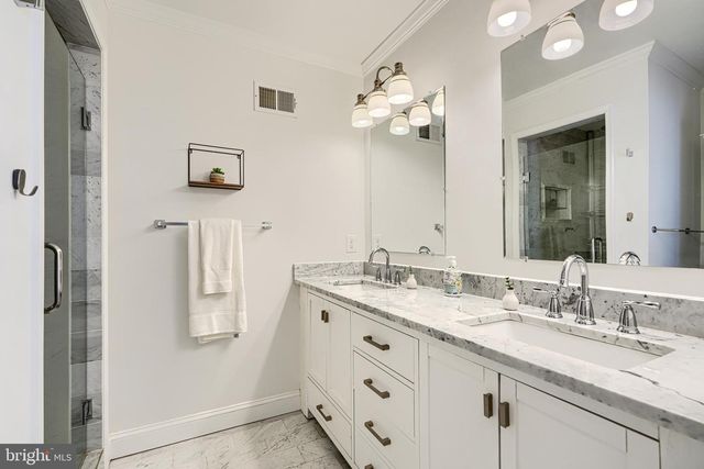 228 S WASHINGTON ST, Baltimore, MD 21231