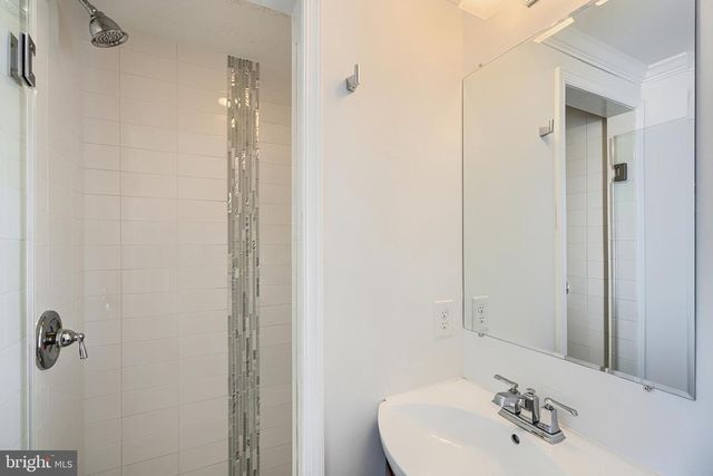 228 S WASHINGTON ST, Baltimore, MD 21231