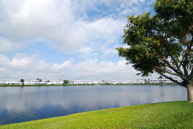 2084 SW 13th Terrace, Boynton Beach, FL 33426