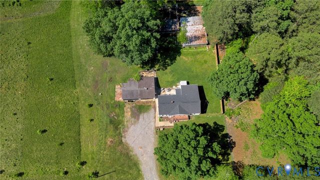 10439 Ashcake Rd, Hanover, VA 23005
