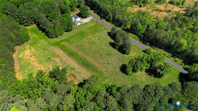 10439 Ashcake Rd, Hanover, VA 23005