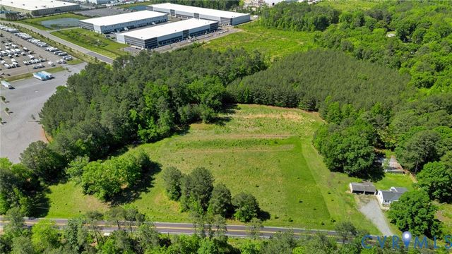 10439 Ashcake Rd, Hanover, VA 23005