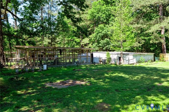 10439 Ashcake Rd, Hanover, VA 23005