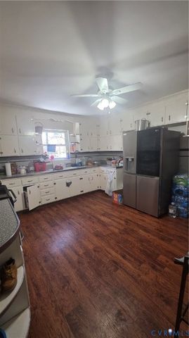 10439 Ashcake Rd, Hanover, VA 23005