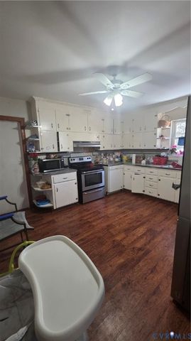 10439 Ashcake Rd, Hanover, VA 23005