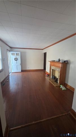 10439 Ashcake Rd, Hanover, VA 23005