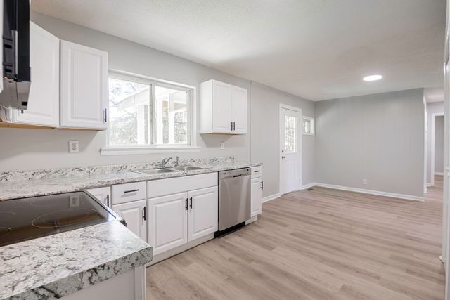 23 Fine Street, Rossville, GA 30741