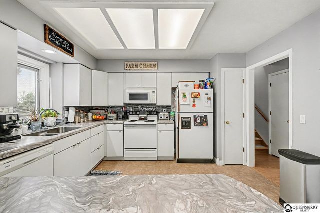 20210 Hopper Street, Elkhorn, NE 68022