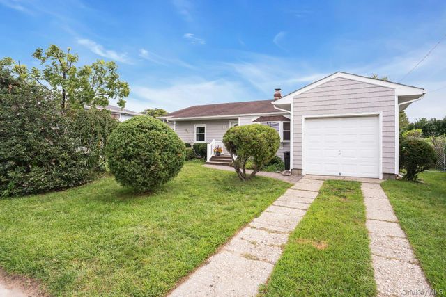 206 Alkier Street, Brentwood, NY 11717