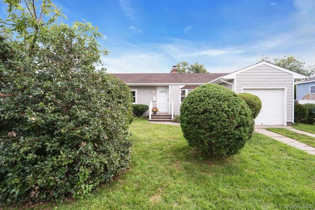 206 Alkier Street, Brentwood, NY 11717