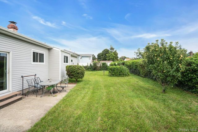 206 Alkier Street, Brentwood, NY 11717