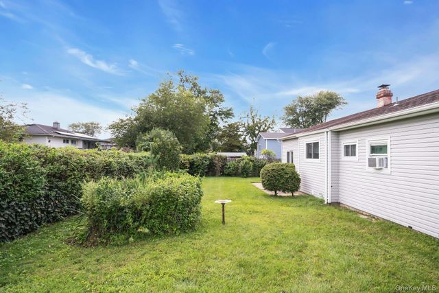 206 Alkier Street, Brentwood, NY 11717