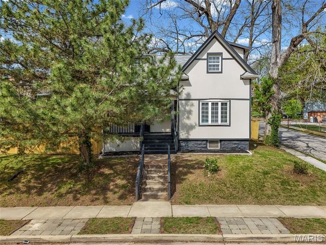 2101 Yale Avenue, Maplewood, MO 63143