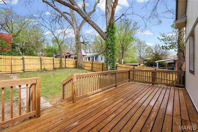 2101 Yale Avenue, Maplewood, MO 63143