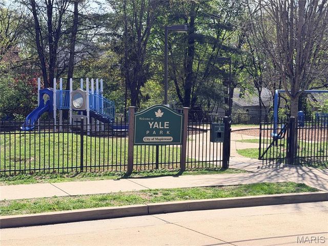 2101 Yale Avenue, Maplewood, MO 63143
