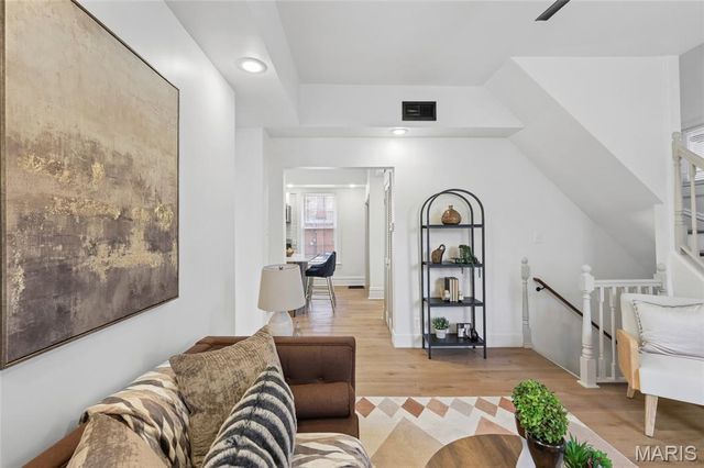 2101 Yale Avenue, Maplewood, MO 63143