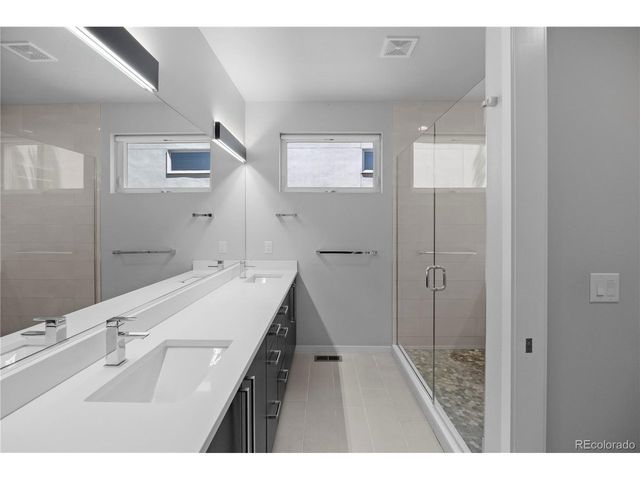 24 Wilder Ln, Littleton, CO 80123
