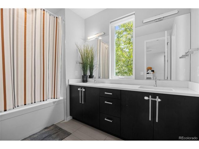 24 Wilder Ln, Littleton, CO 80123
