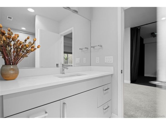 24 Wilder Ln, Littleton, CO 80123