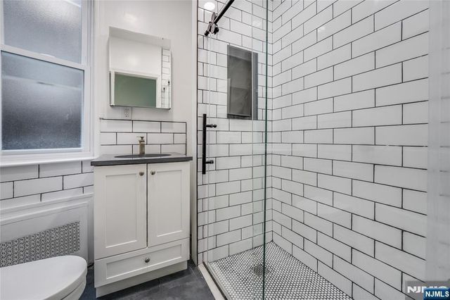 69 70th 2, Guttenberg, NJ 07093