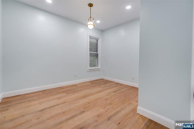 69 70th 2, Guttenberg, NJ 07093