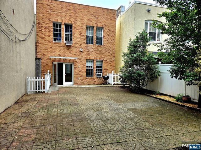 69 70th 2, Guttenberg, NJ 07093