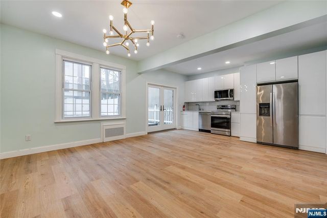 69 70th 2, Guttenberg, NJ 07093
