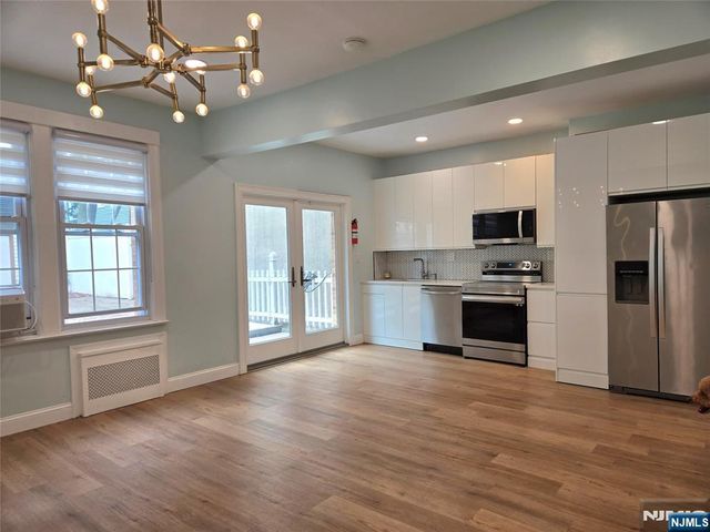 69 70th 2, Guttenberg, NJ 07093