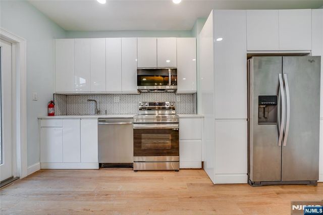 69 70th 2, Guttenberg, NJ 07093