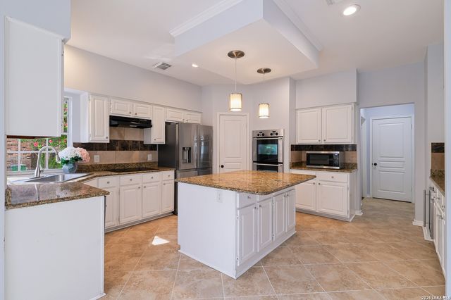 8746 London Heights, San Antonio, TX 78254