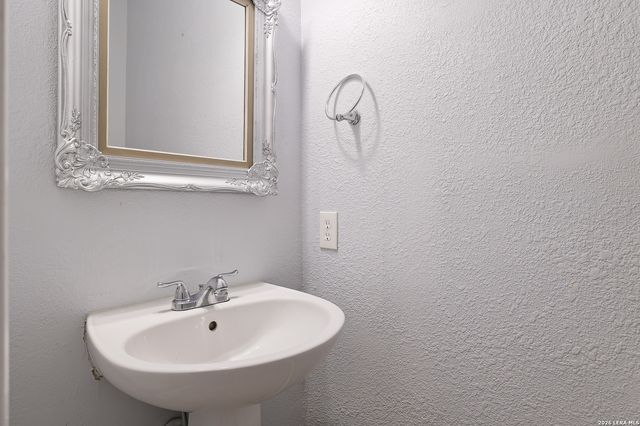 8746 London Heights, San Antonio, TX 78254