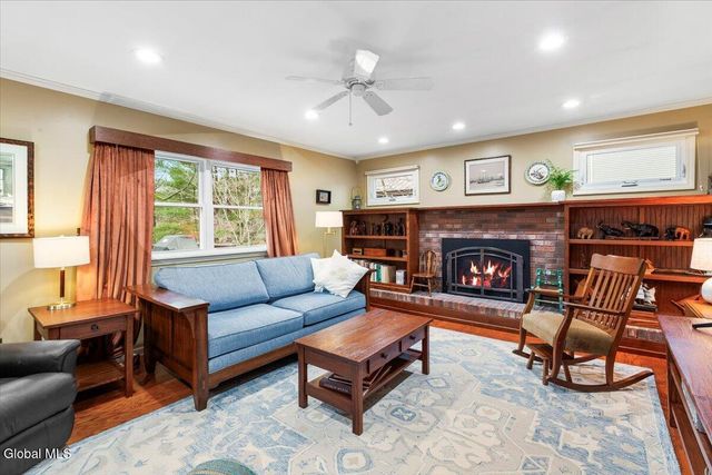 27 University Street, Bethlehem, NY 12158