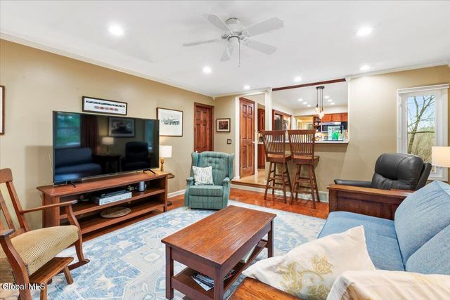 27 University Street, Bethlehem, NY 12158