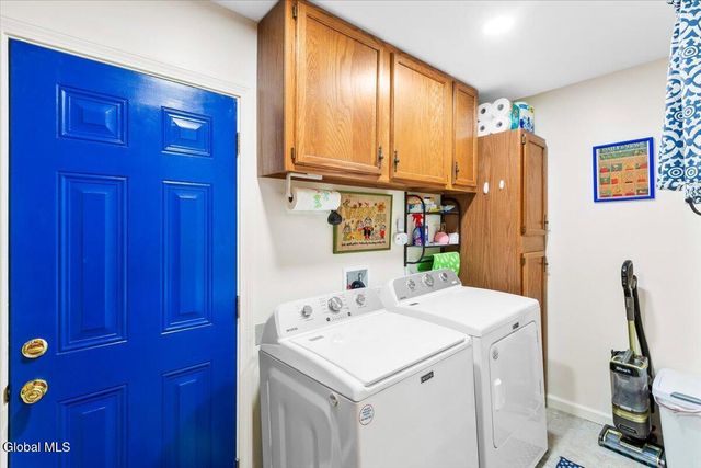 27 University Street, Bethlehem, NY 12158