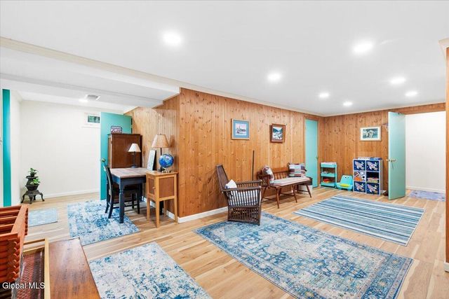 27 University Street, Bethlehem, NY 12158