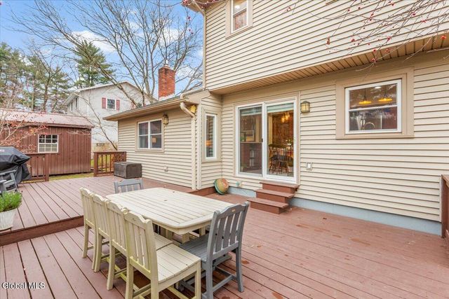 27 University Street, Bethlehem, NY 12158