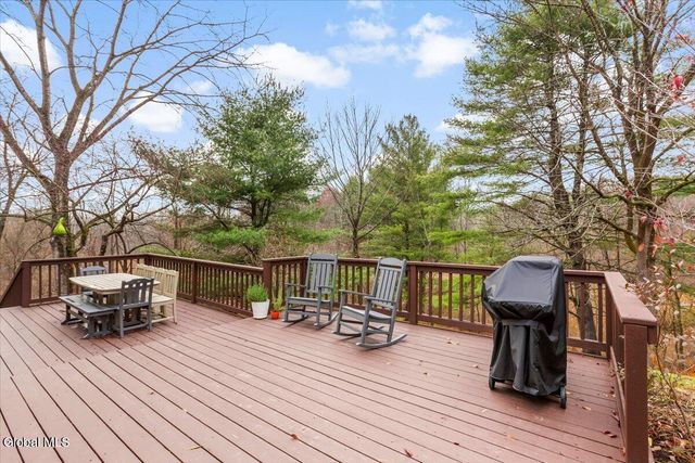 27 University Street, Bethlehem, NY 12158