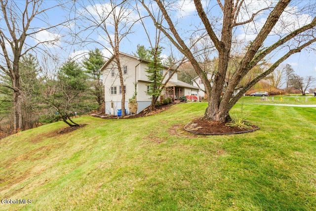 27 University Street, Bethlehem, NY 12158