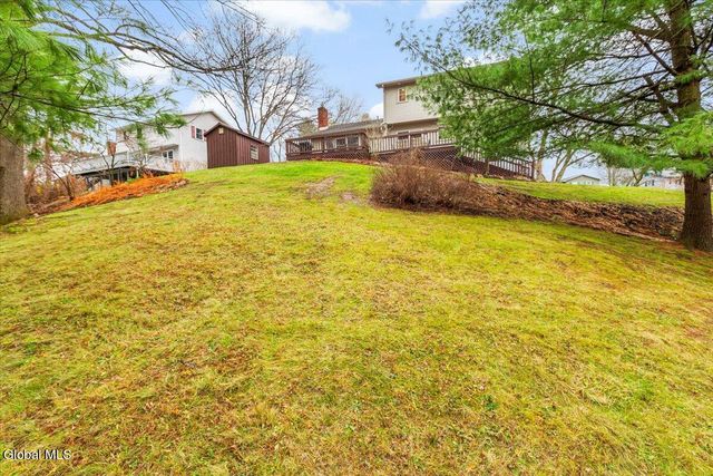 27 University Street, Bethlehem, NY 12158