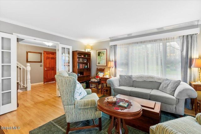 27 University Street, Bethlehem, NY 12158