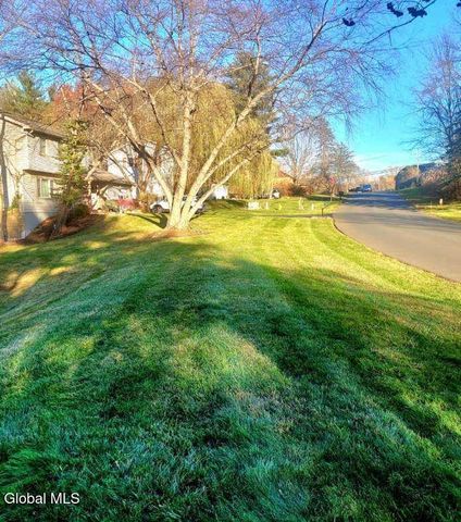 27 University Street, Bethlehem, NY 12158