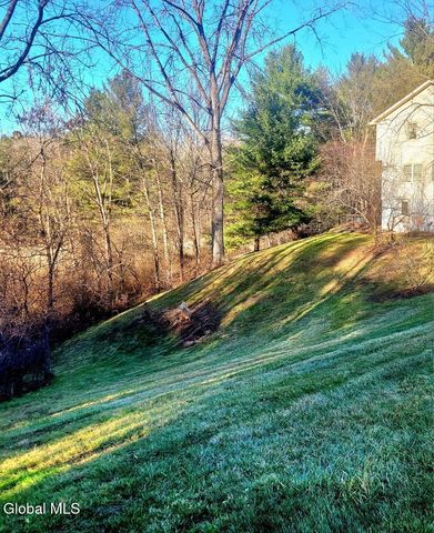 27 University Street, Bethlehem, NY 12158